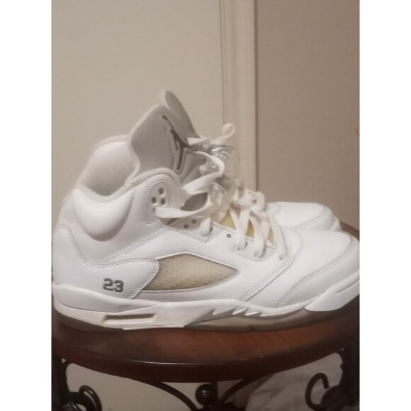 Air Jordan 5 Retro Kids 7Y GS White Metallic Silver 440888-130 - Picture 1 of 16